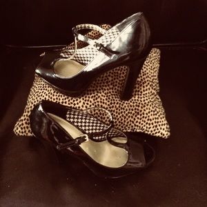 Black patent leather Peep Toe Sandal